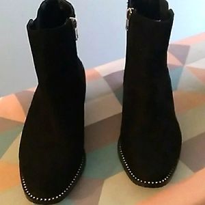 Black suade diamond stud bottom trim